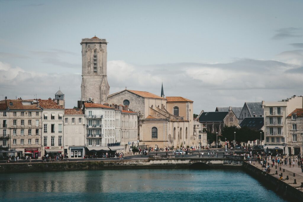 Investissement en LMNP à La Rochelle : une stratégie rentable et optimisée