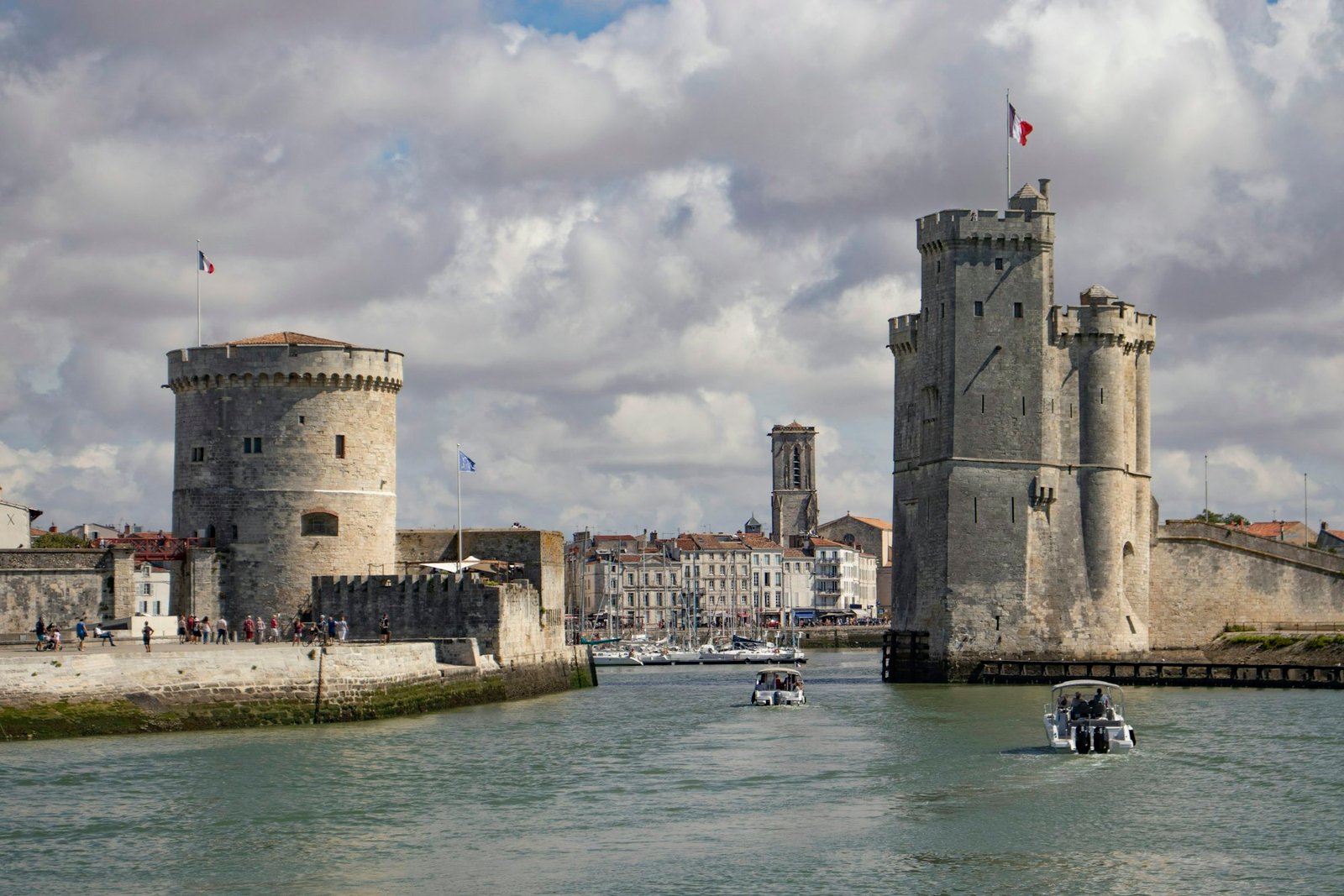 Les tours du Vieux-Port de La Rochelle – R&D Patrimoine, gestion de patrimoine